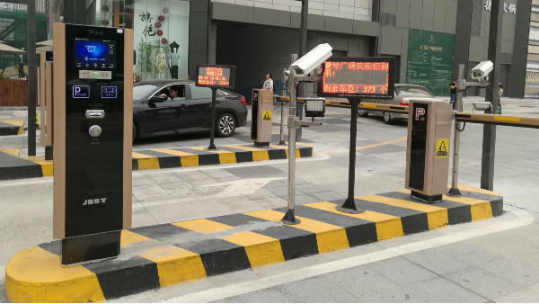 安防監(jiān)控公司解析人工智能停車(chē)場(chǎng)管理系統(tǒng)停車(chē)0等待